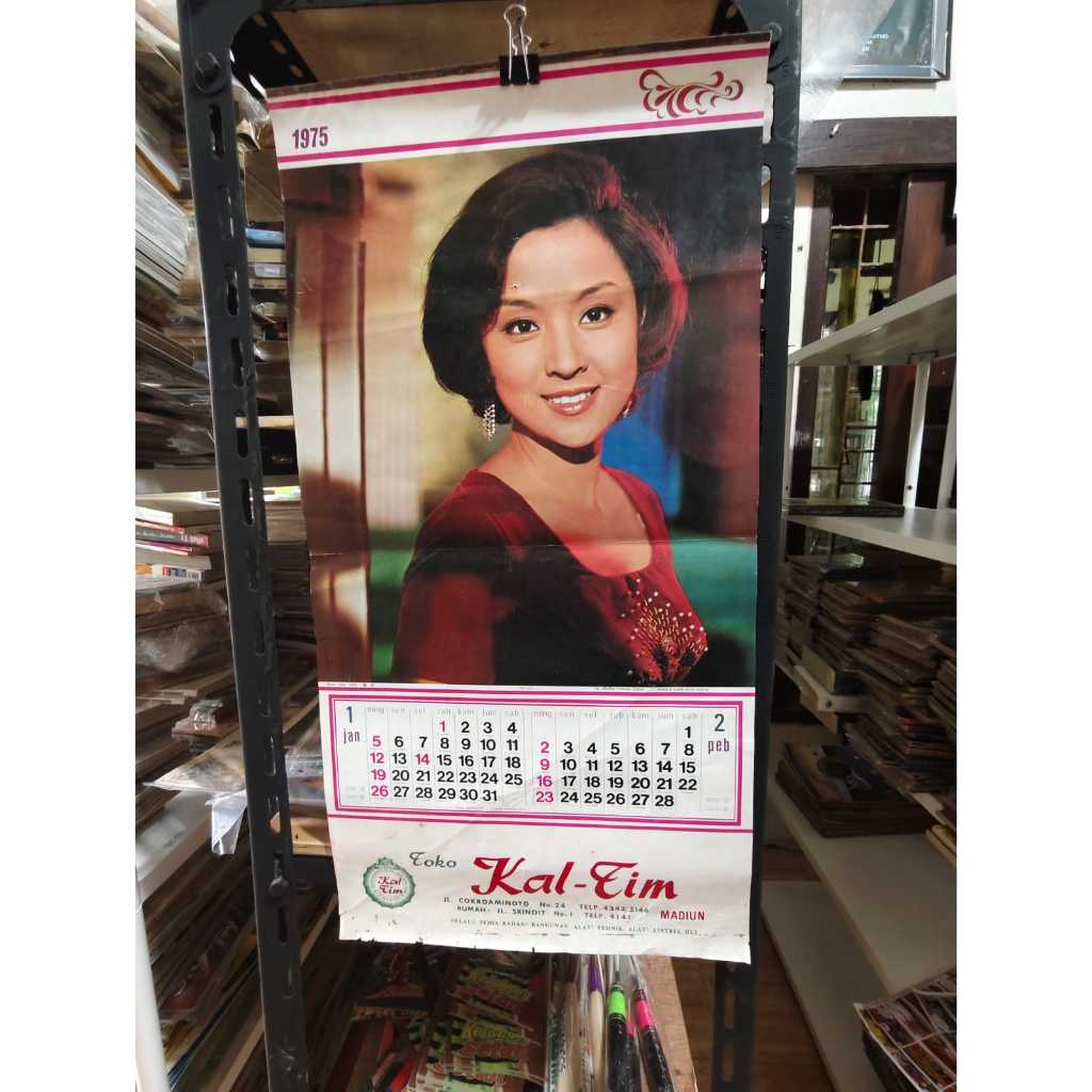SUMARLAN CIREBON KALENDER LAMA KALENDER JADUL TAHUN 1975 TOKO KALTIM MADIUN