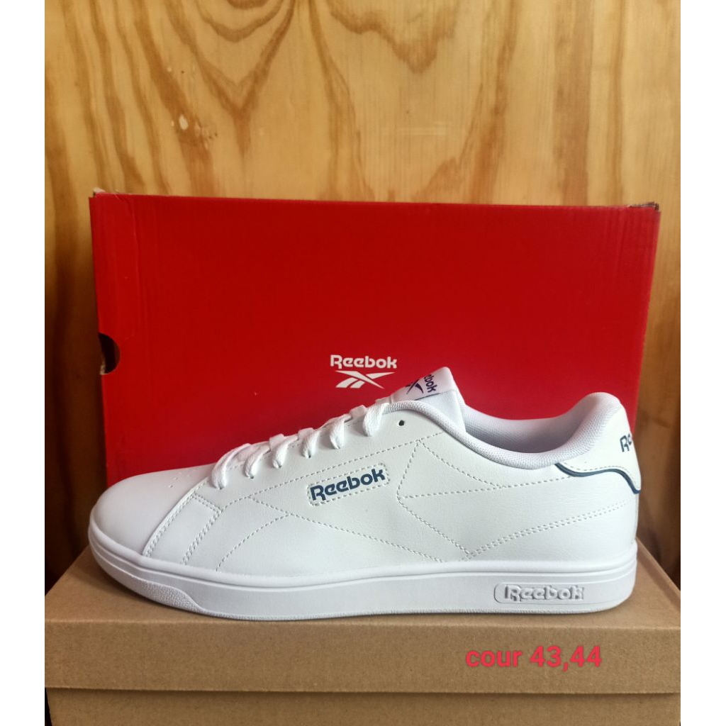 Reebok full white size 44