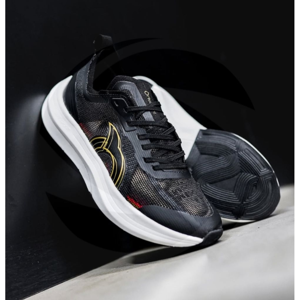 Ortuseight Running Hypersonic 1.3 Carbon Plate