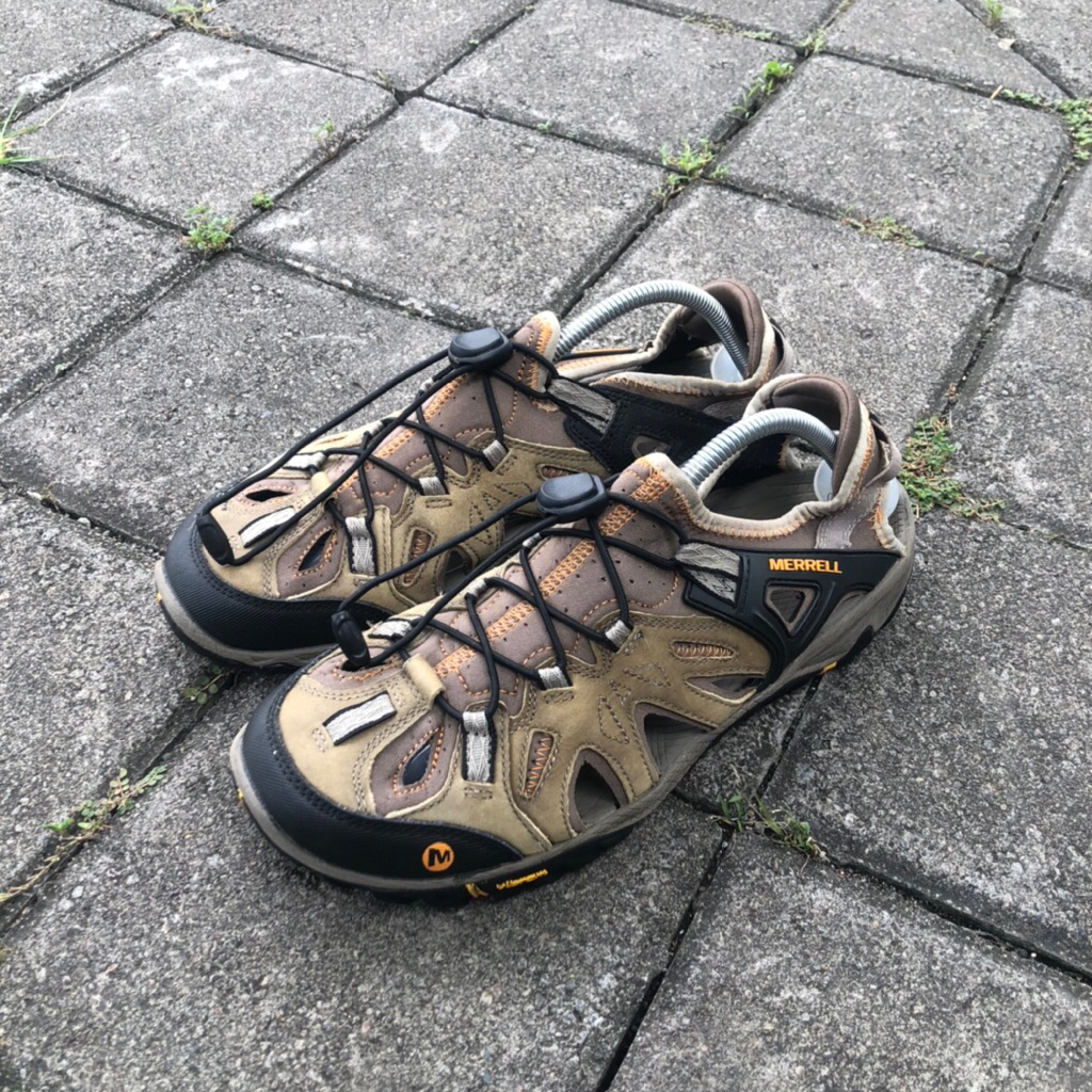 sepatu sandal outdoor Merrell keren preloved kalcer not keen