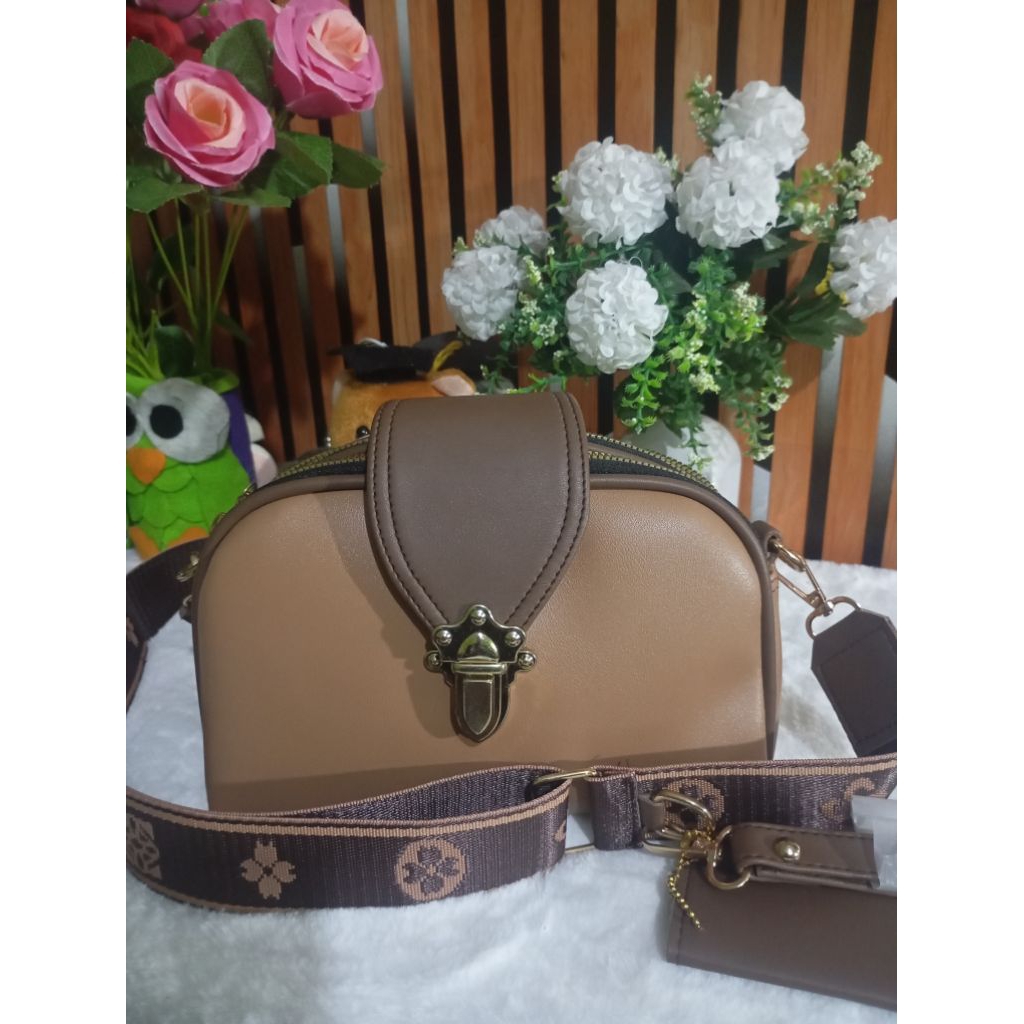 Tas selempang wanita vania tas selempang Les catino tas selempang
