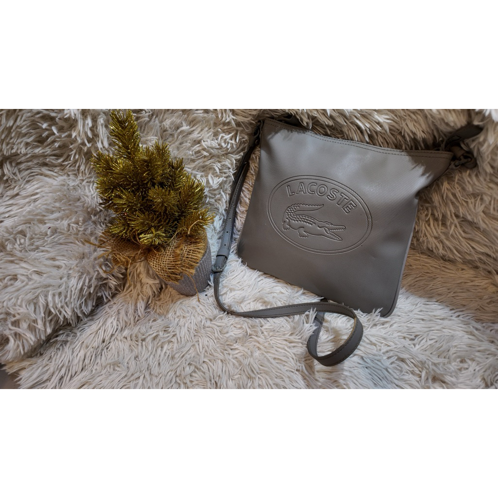 Tas Lacoste