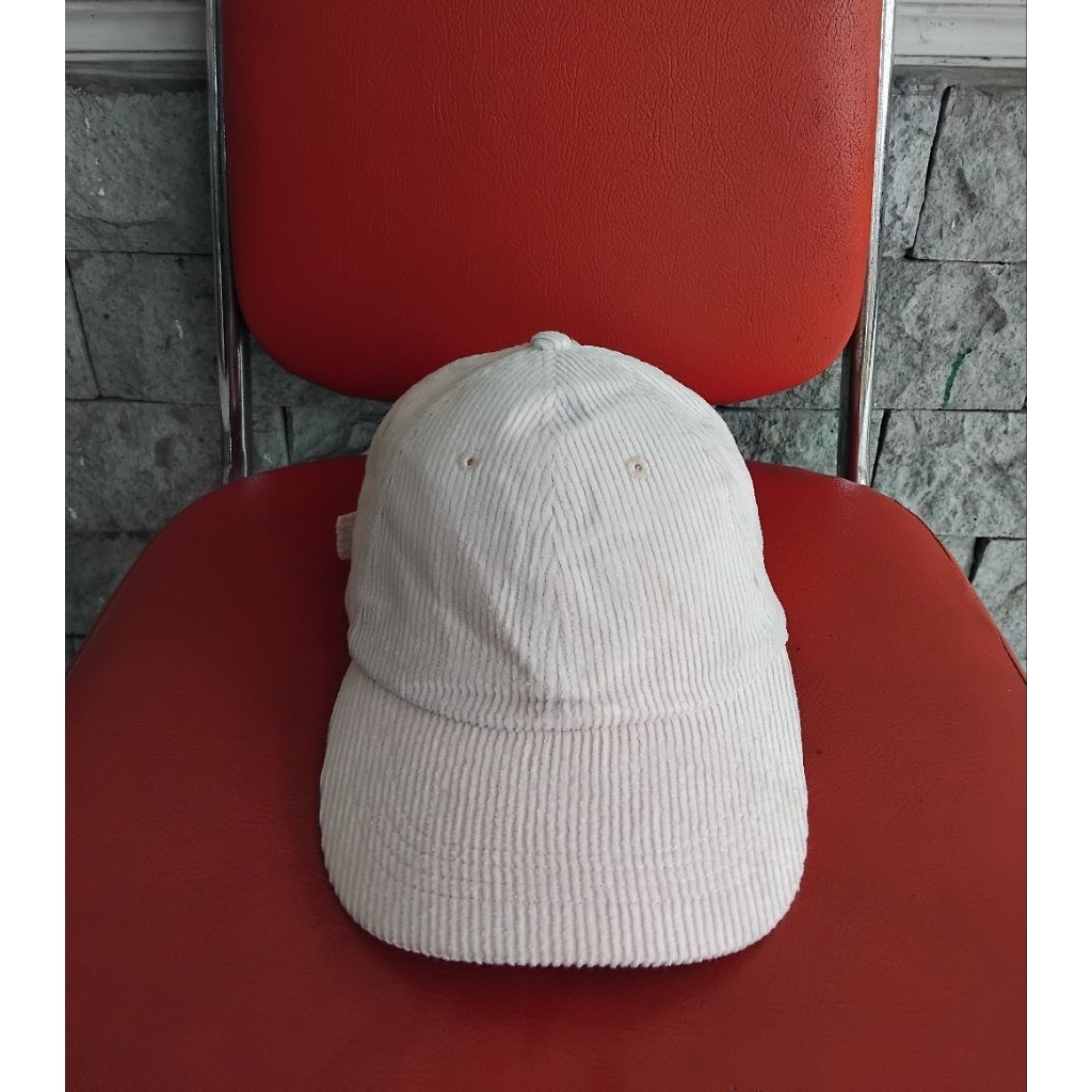 Topi pria wanita H&M second