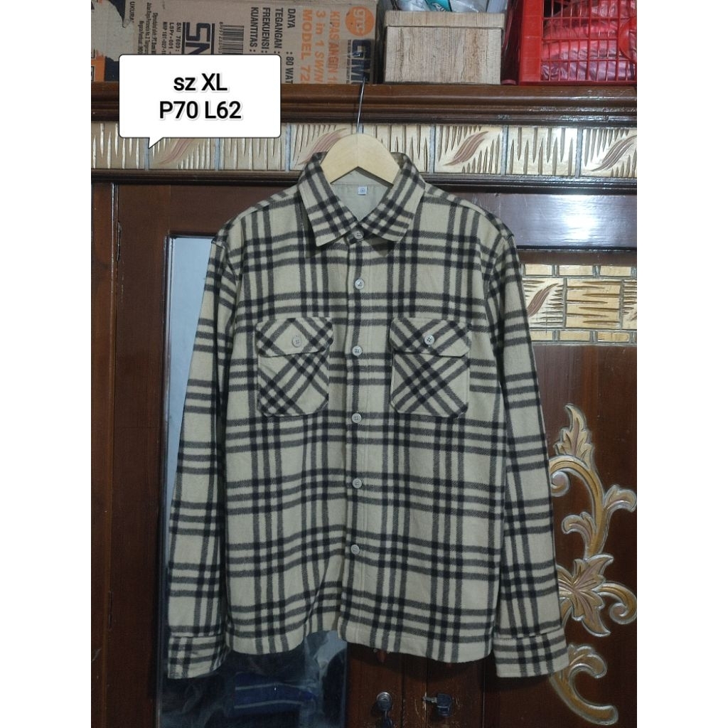 kemeja flannel wool tebel outer overshirt boxy uniqlo