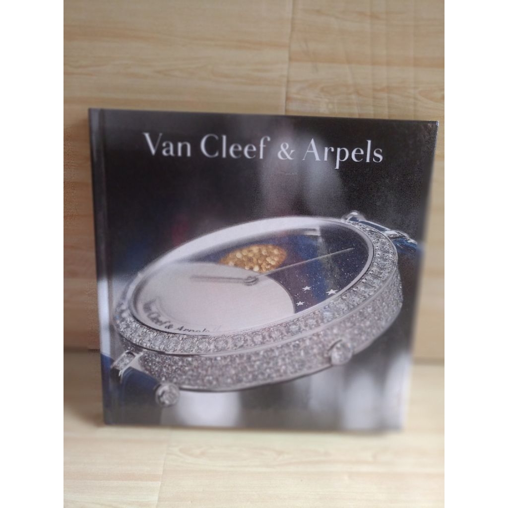 IMPORT: VAN CLEEF & ARPELS