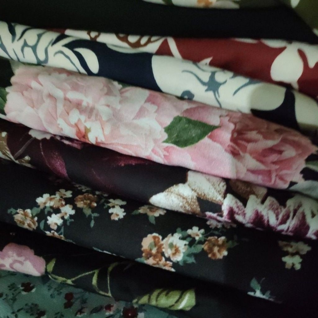 kain rayon motif bunga motif tumpal polos abstrak kain Armani silky motif bunga maxmara motif bunga 