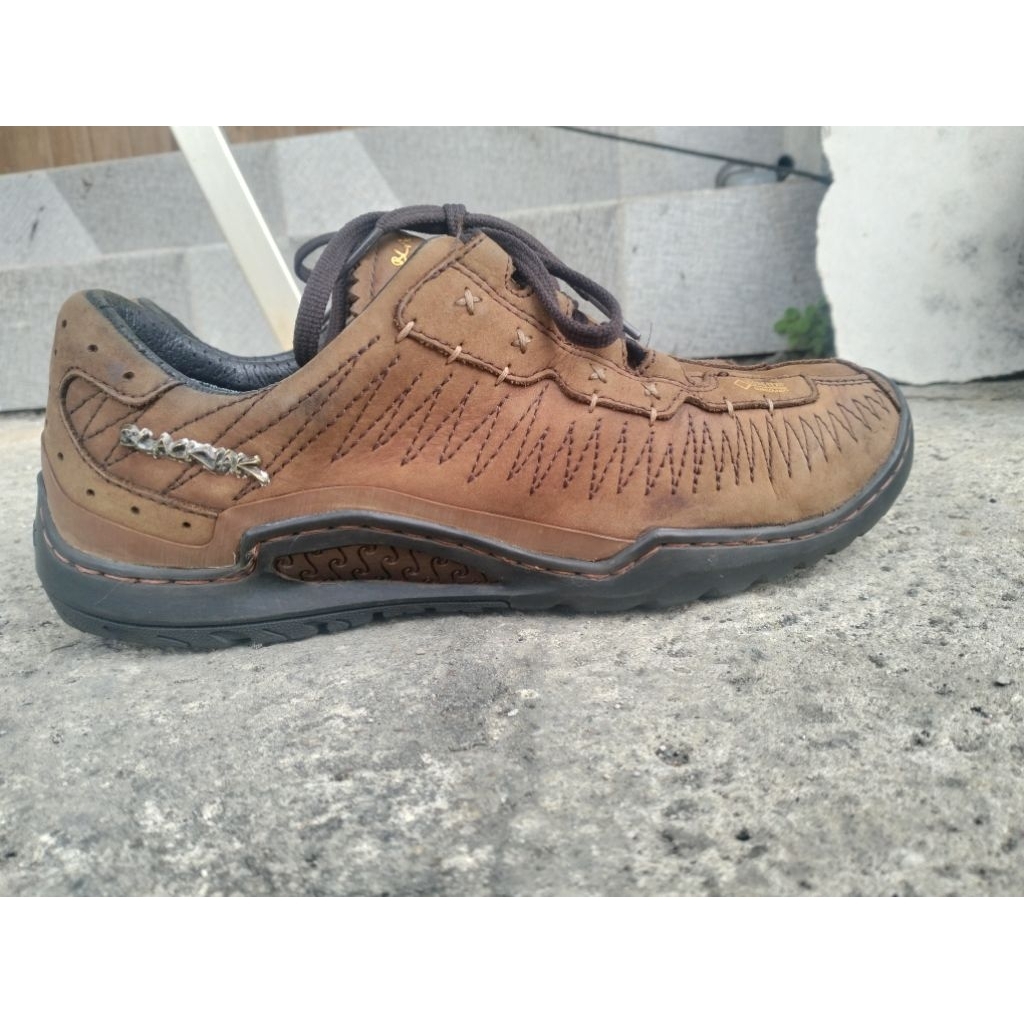 sepatu gunung kulit black yak 41 second