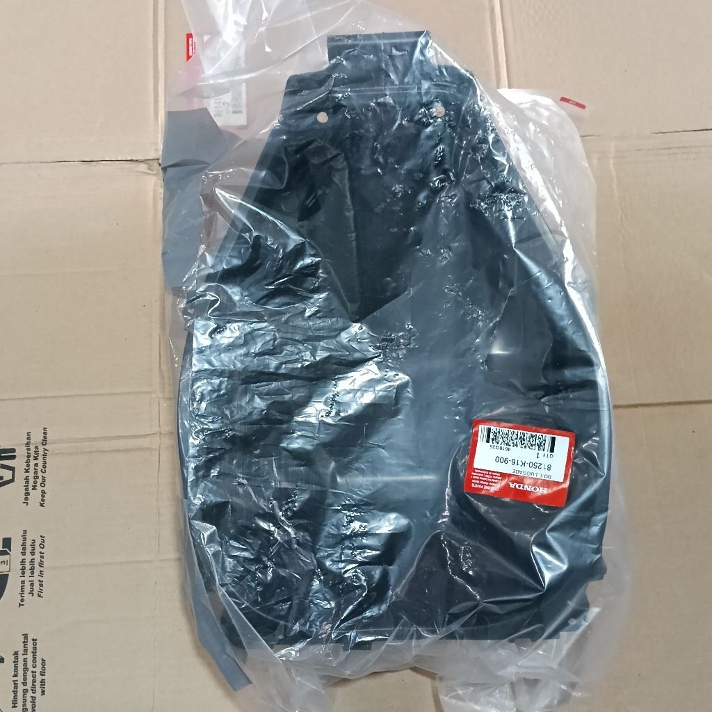 Box bagasi honda  / bok helm bawah jok scoopy k16 original 81250-k16-900 ( 2013 - 2016 ) ORIGINAL BA