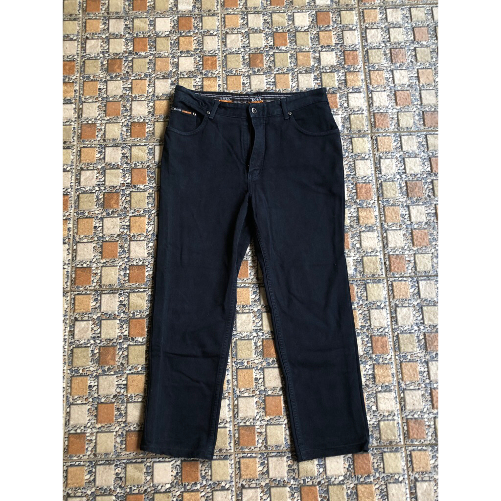 Jeans Boss warna Hitam