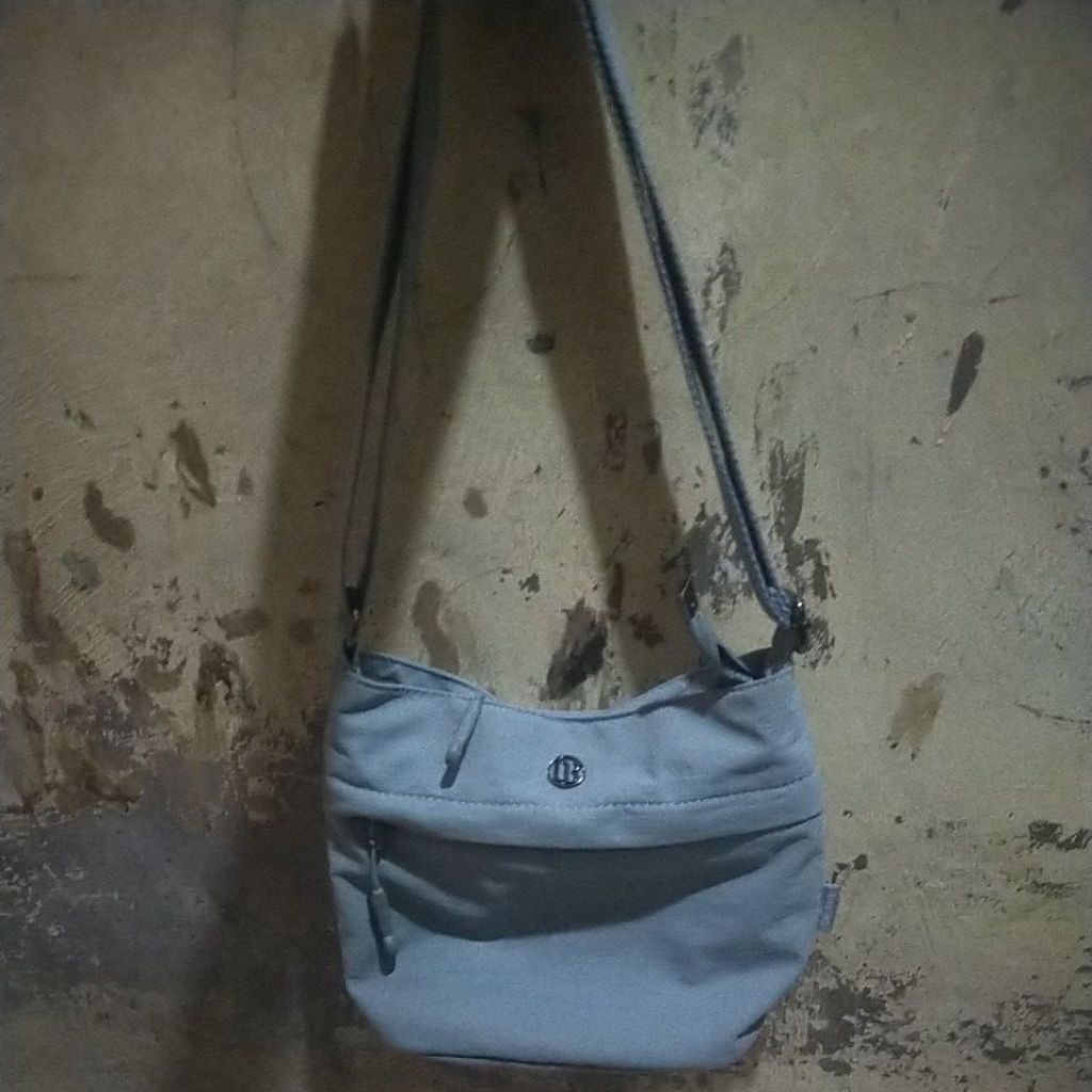 Preloved PL Tas Selempang Chibao