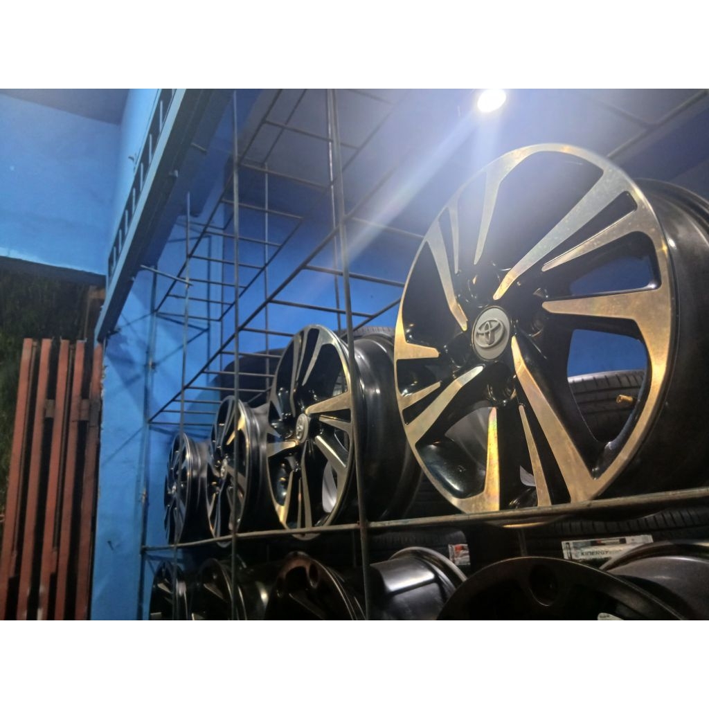 velg avanza veloz r15