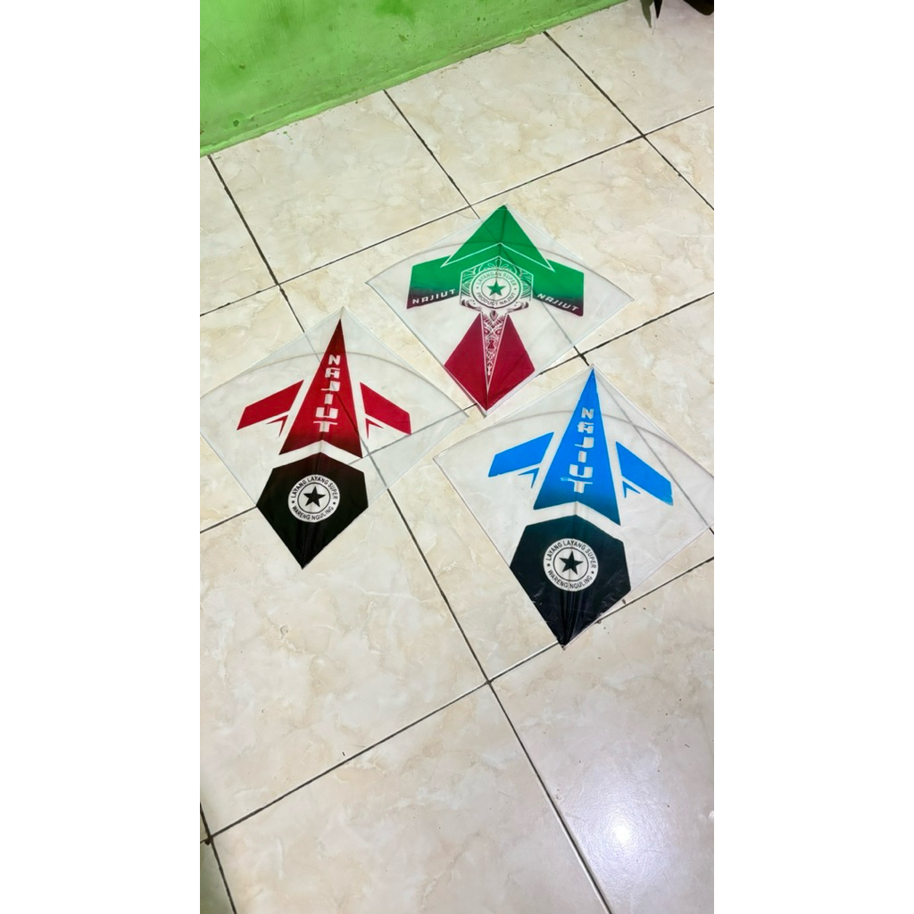 Layangan Sukhoi Super Apus