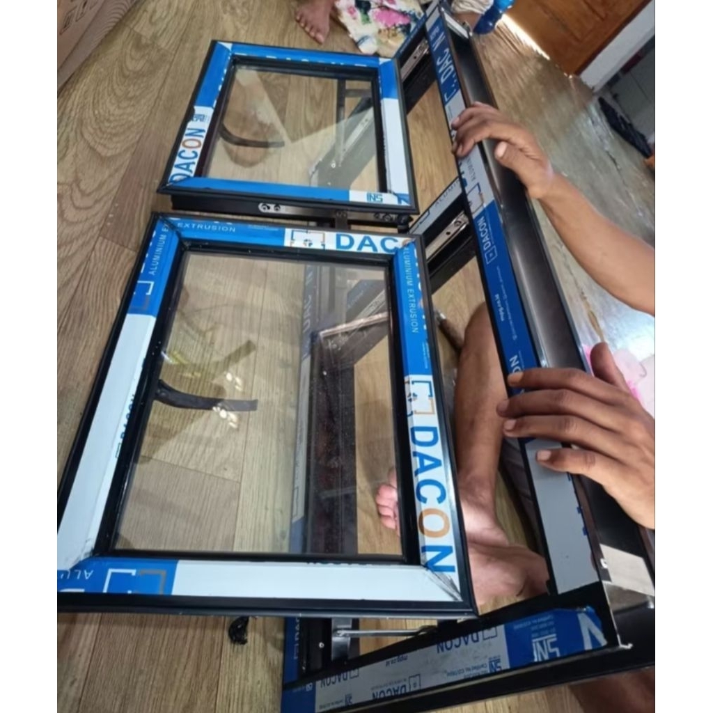 jendela aluminium 2 daun jungkit ventilasi dapur murah free packing kayu
