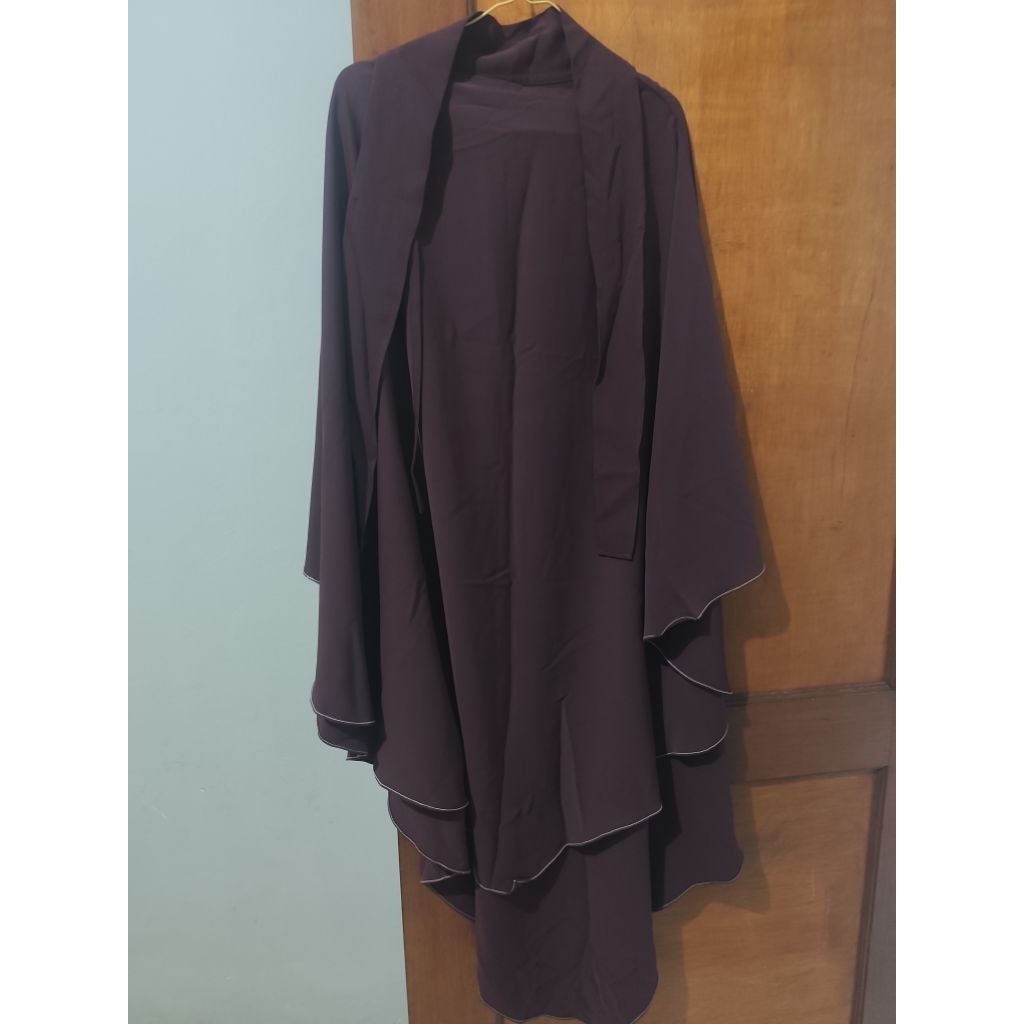 Fk AM Elmadina size M bahan Mina Darkchery preloved