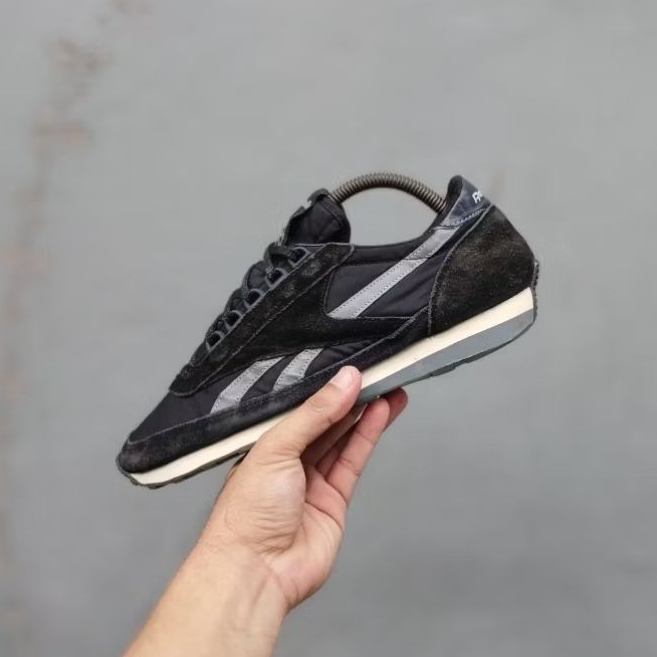 SEPATU SNEAKERS CASUAL REEBOK AZTEC BLACK WHITE HITAM ORIGINAL