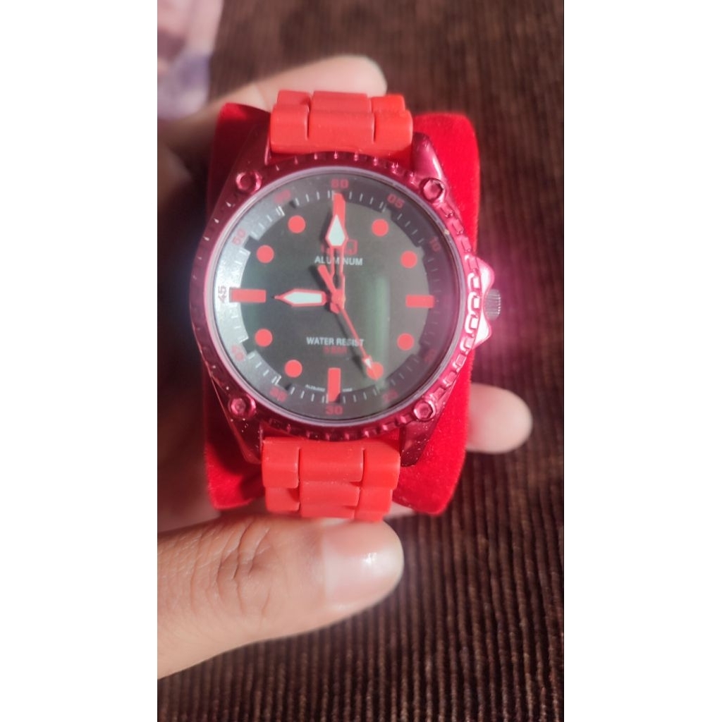 Jam tangan second Q&Q Alumunium AL08J582Y