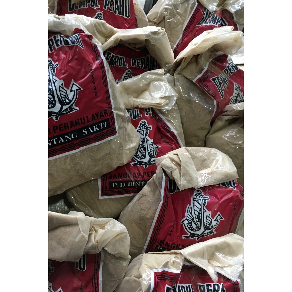 Dempul damar bubuk jangkar perahu layar