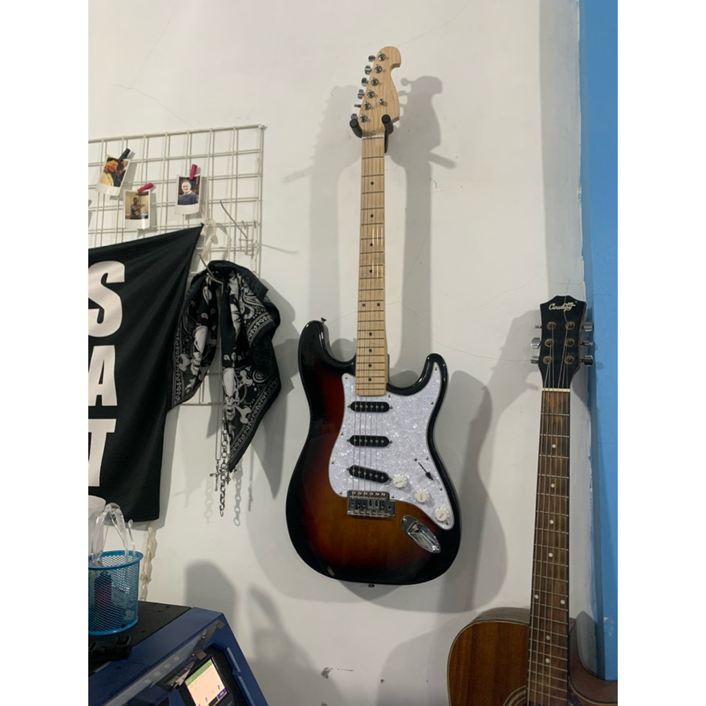 GITAR LISTRIK STRATOCASTER CUSTOM