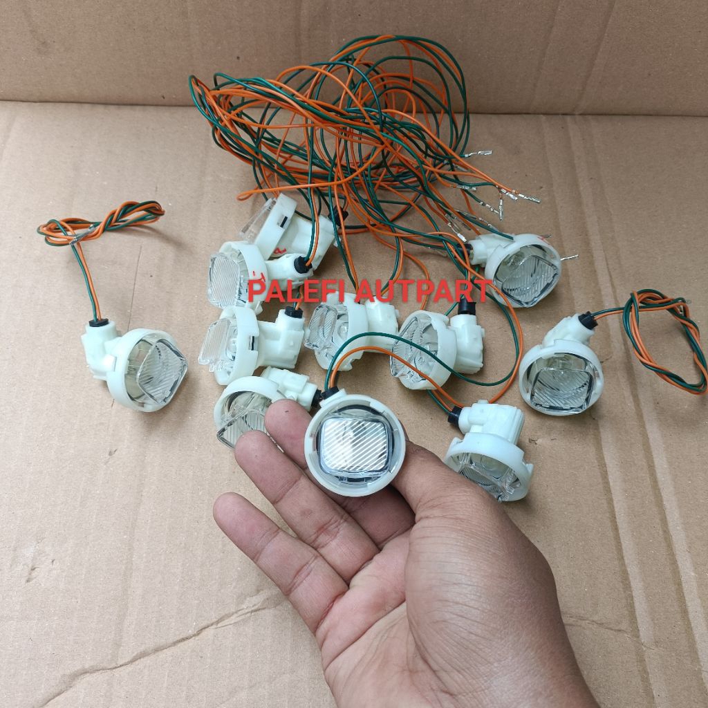 Lampu Bawah Spion Innova ZENIK LAMPU BAWAH SPION INNOVA REBORN VENTURER