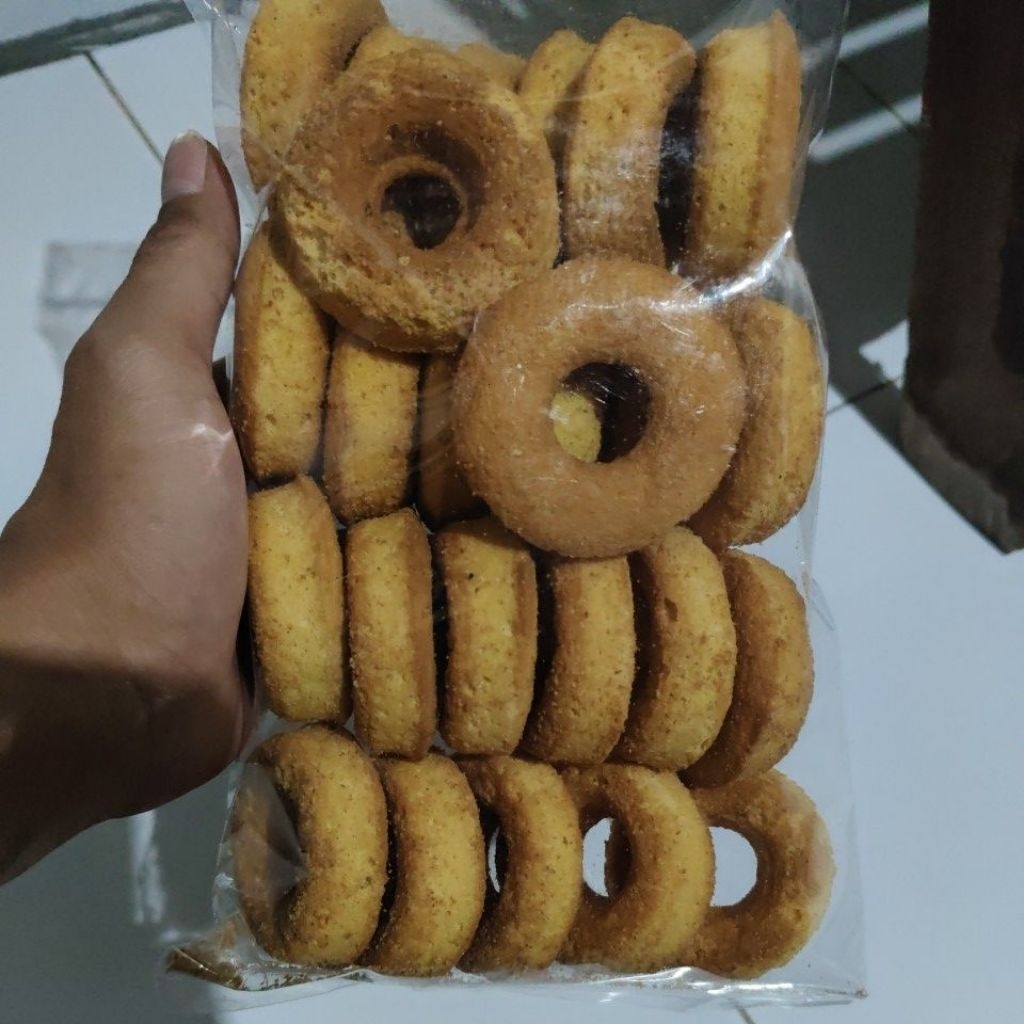 Camilan Bolu Donat Kering 250 Gram Cemilan Jajanan