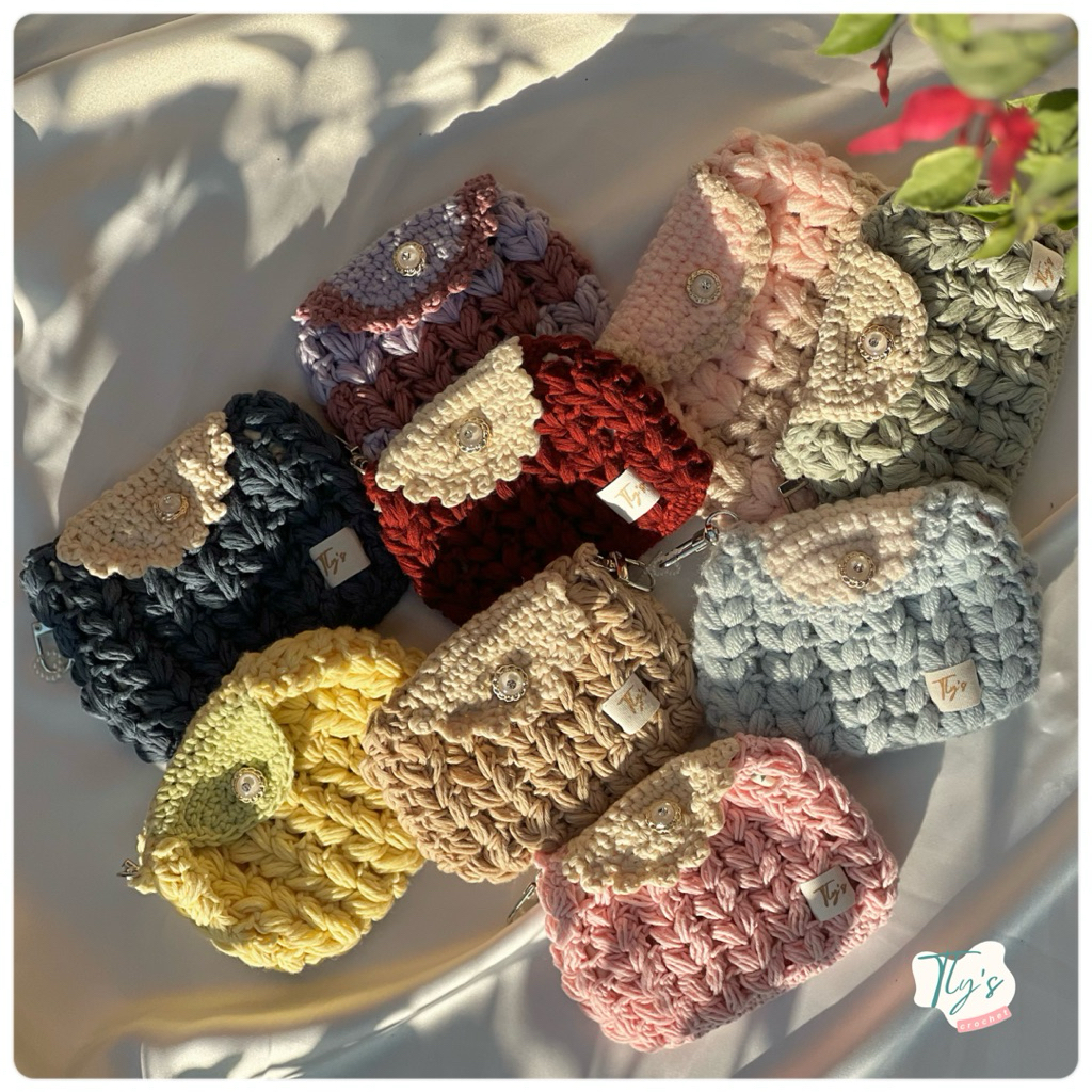[Handmade] Puffy Heart Crochet Pouch | 12x8cm
