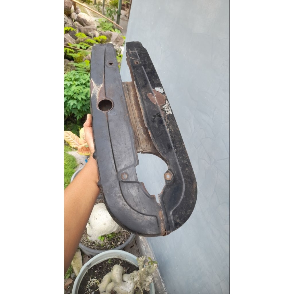 Katengkas / tutup rantai honda GL100 original utuh