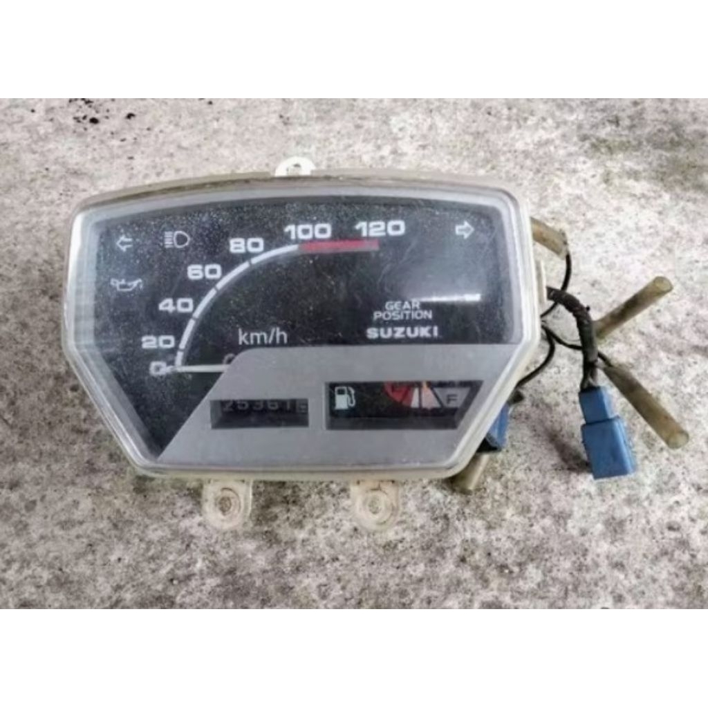 Cover batok kelapa bagian atas komplit sein+speedometer+headlamp Lampu Depan+ring RC 100 Bravo origi