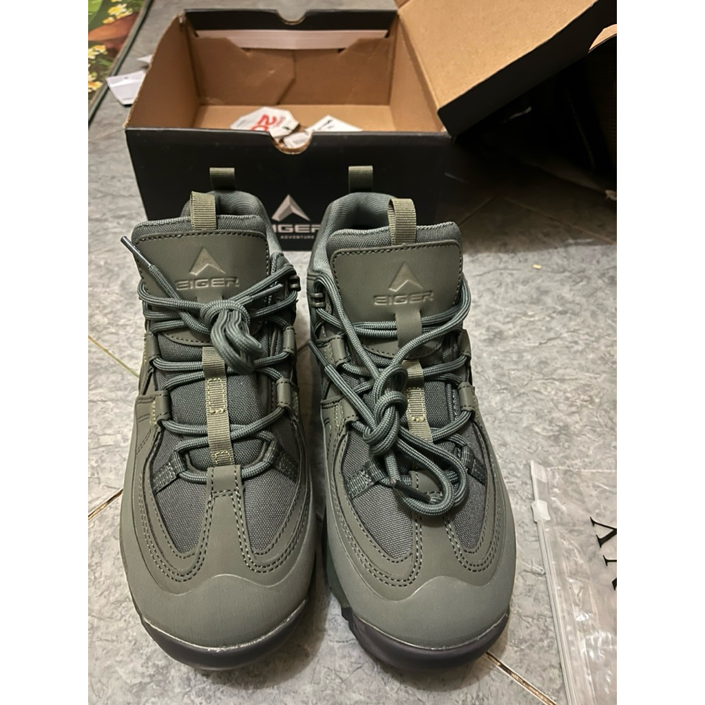 sepatu gunung eiger