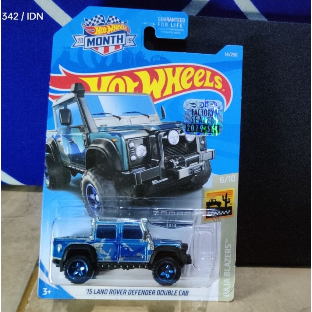 Hotwheels Zamac Factory Sealed land rover defender double cabin rare