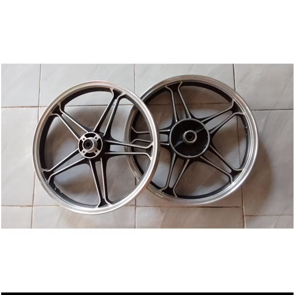 velg thunder depan belakang PNP RX king depan ring 18/160, belakang ring 18/185 original (seken)