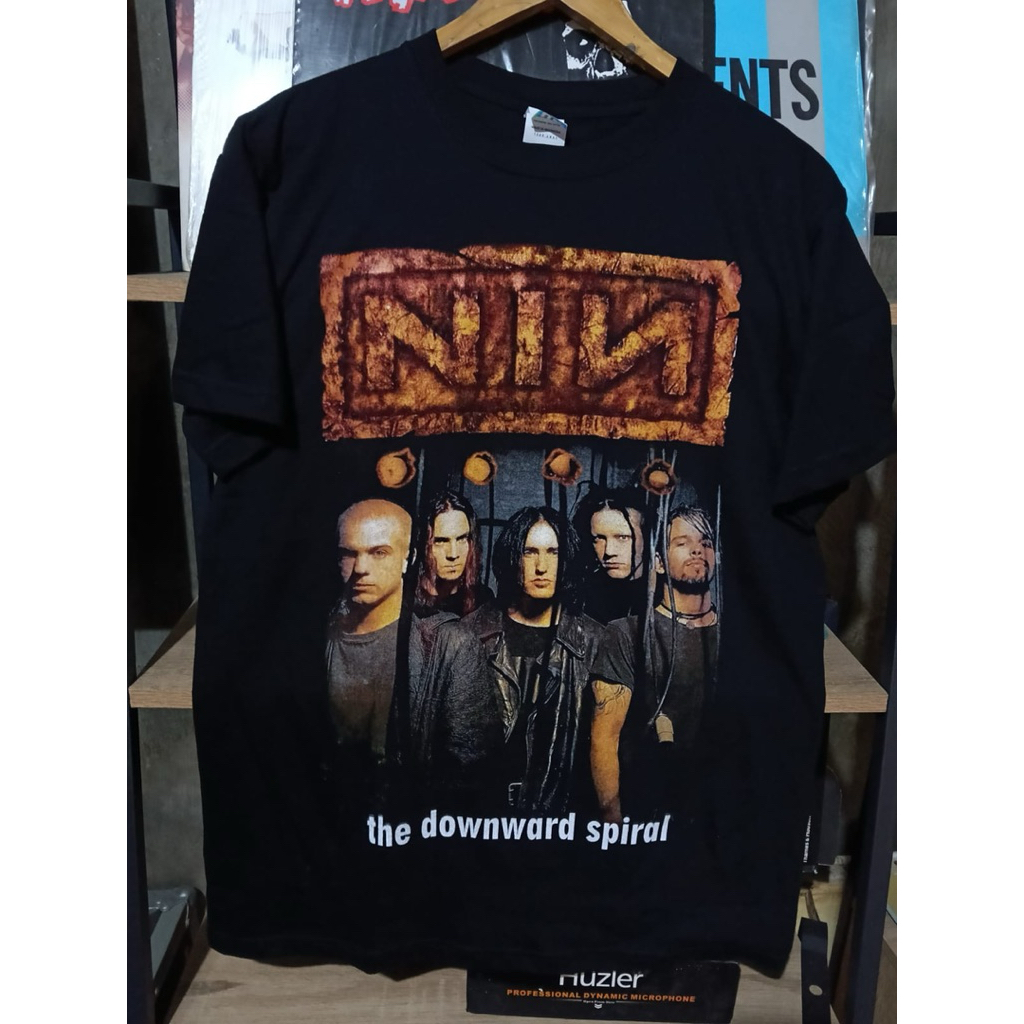 Kaos band nine inch nails