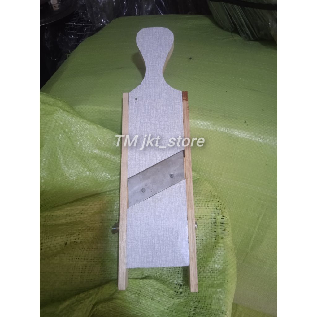 Alat Parutan Singkong Keripik Pisang Serbaguna