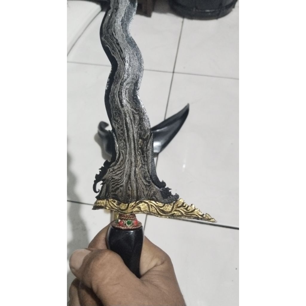 parungsari pundak sategal kinatah sempuh emas