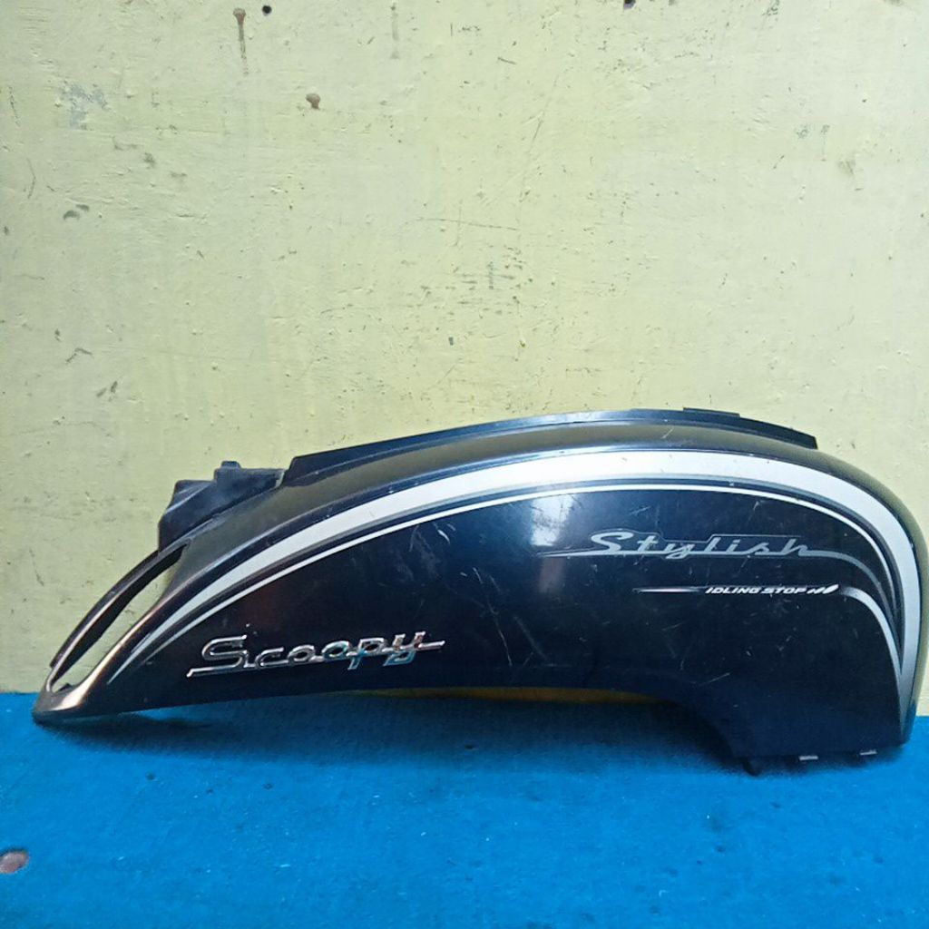 Cover body bagian kanan honda Scoopy fi Esp 2015/2016 original