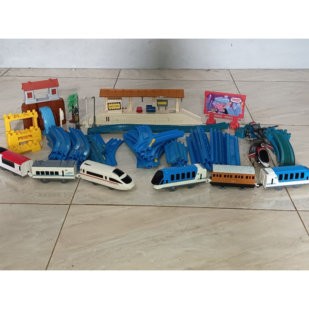 Mainan anak kereta thomas,track TOMY original,mainan kereta anak murah