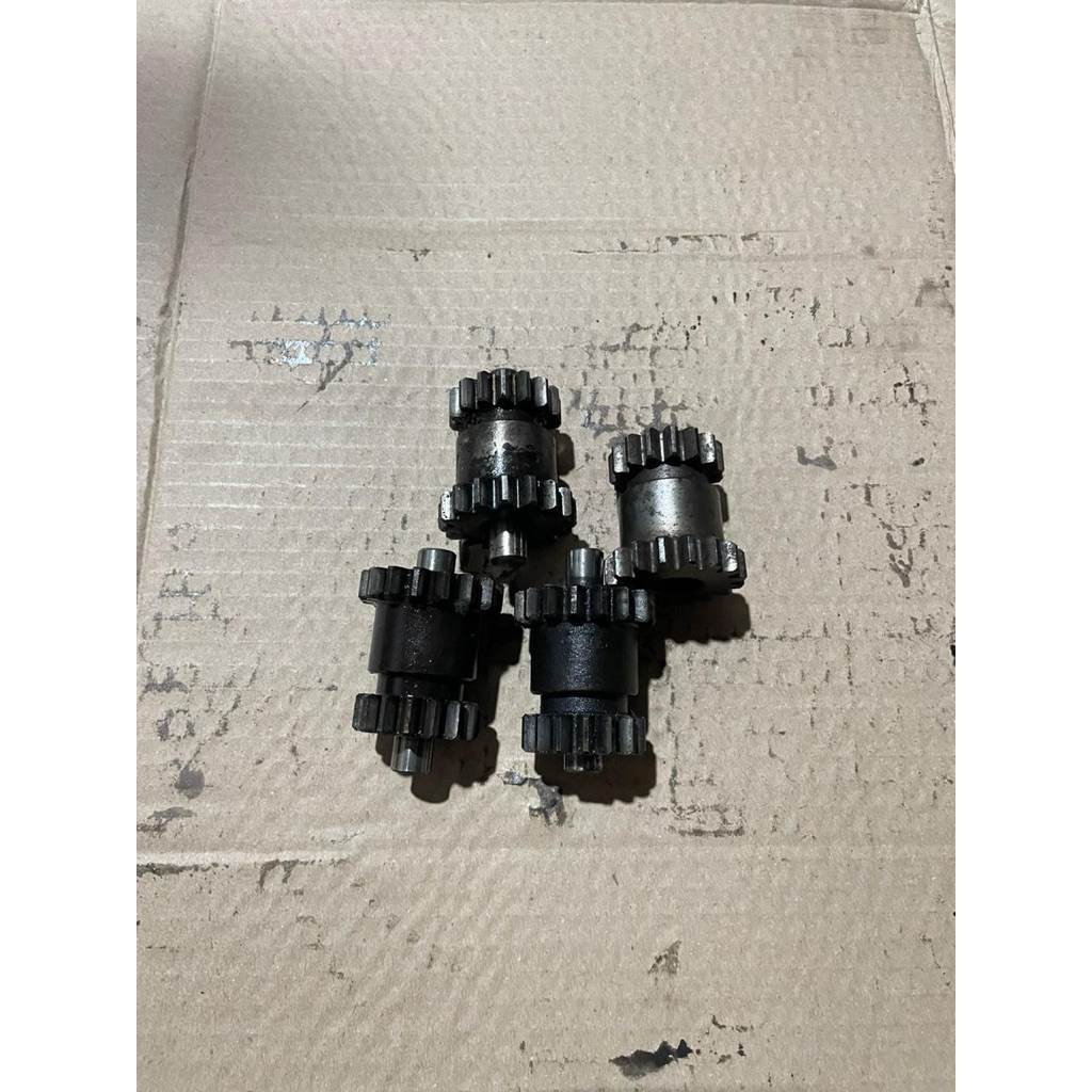 gigi pengantar kecil dobel stater megapro tiger revo original copotan motor