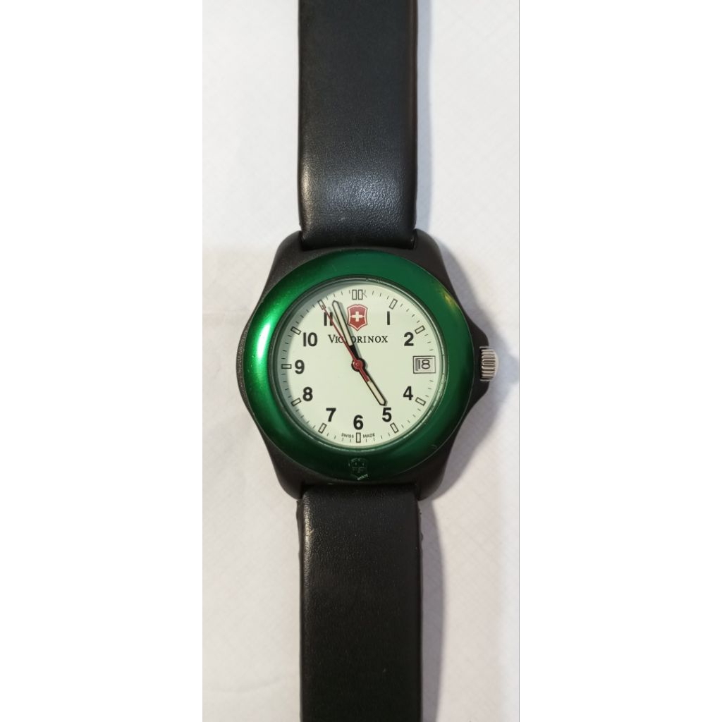 JAM TANGAN PRIA MERK VICTORINOX 4.514 SWISS MADE ORIGINAL