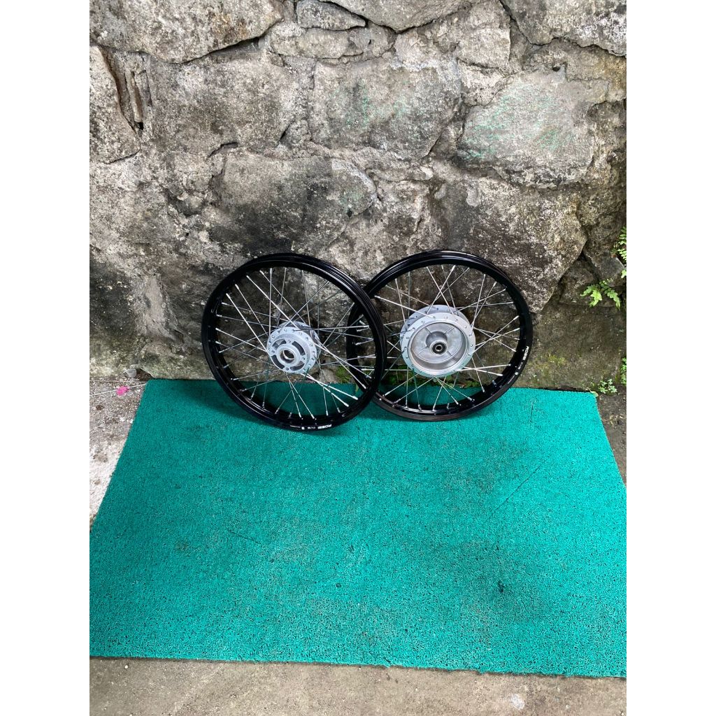 Rakitan Velg Jari jari Jupiter Z Burhan Vega R Jupiter MX OLD Ring 17 Ukur 160 Rata Tanpa Ban