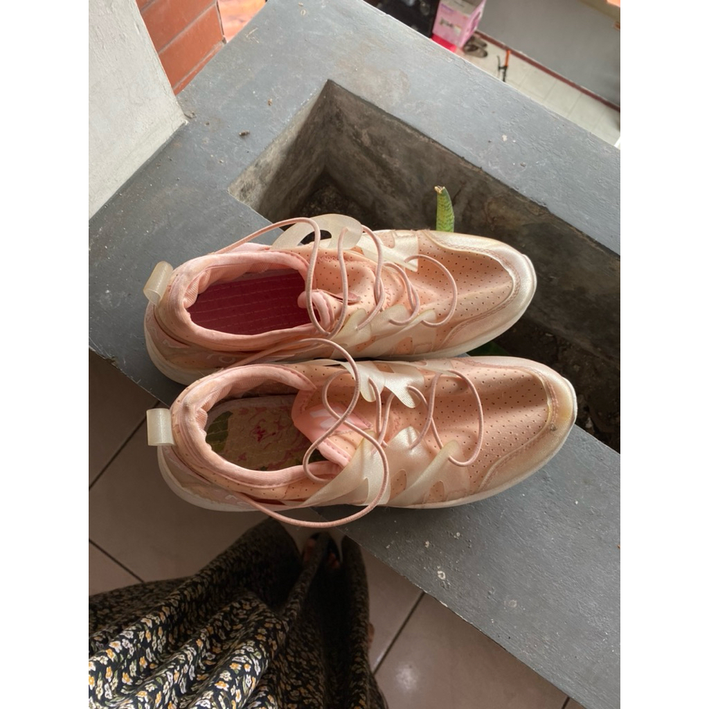 Preloved Sepatu Wanita Yohji Yamamoto Jepang | Kondisi 75% | Sneakers Fashion