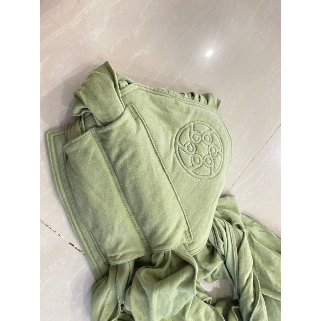 gendongan lillee wrap warna hijau