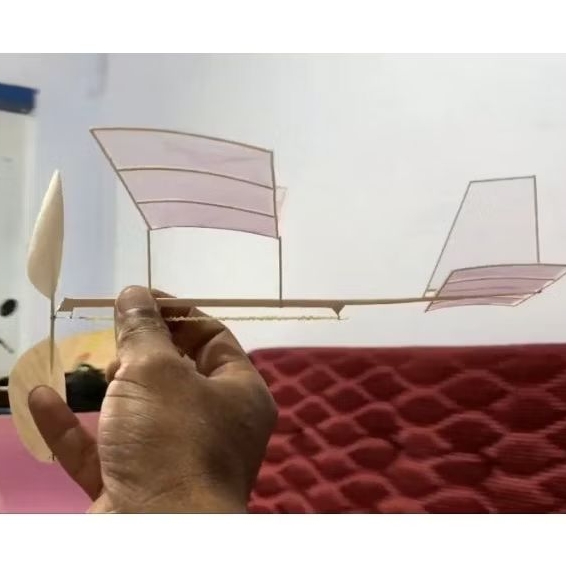 pesawat tenaga karet Scraps