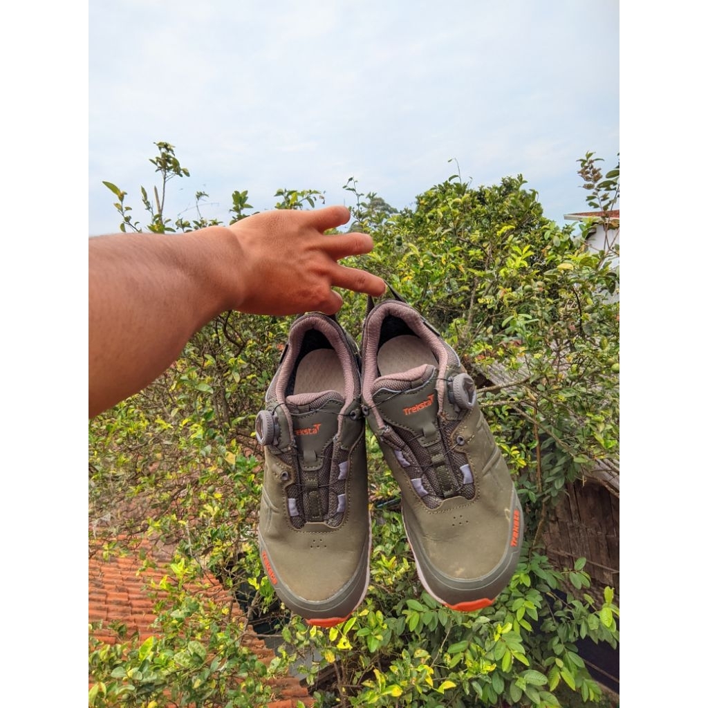 Sepatu Gunung Treksta kobra bekas Preloved