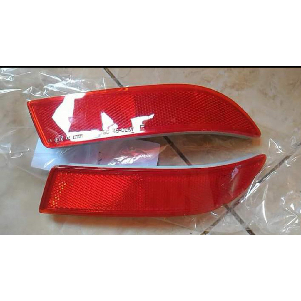 refektor/mata kucing bemper belakang avanza xenia