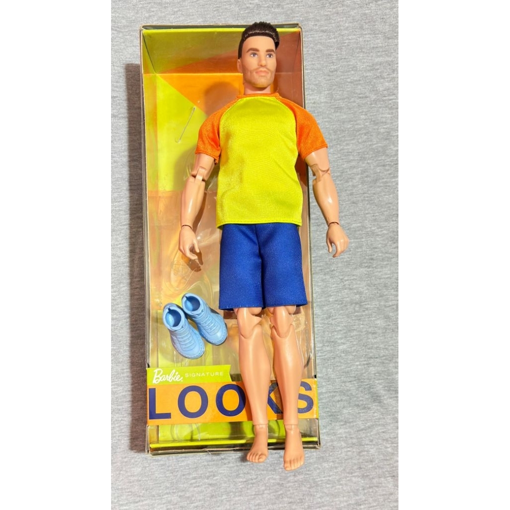 Barbie looks Ken #18 buff mtm body