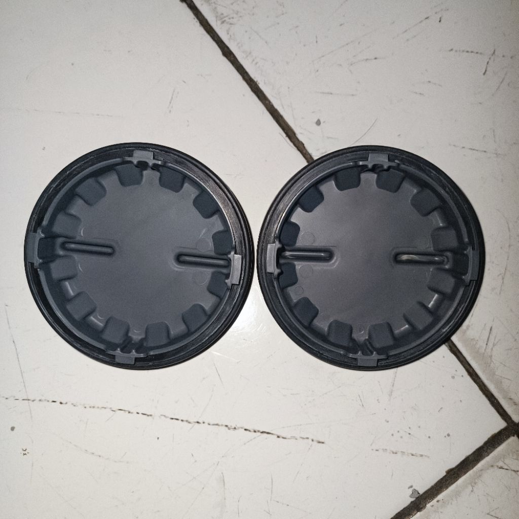 tutup belakang head lamp ori copotan rush/terios 2017 kebawah harga  sepasang barang sesuai iklan