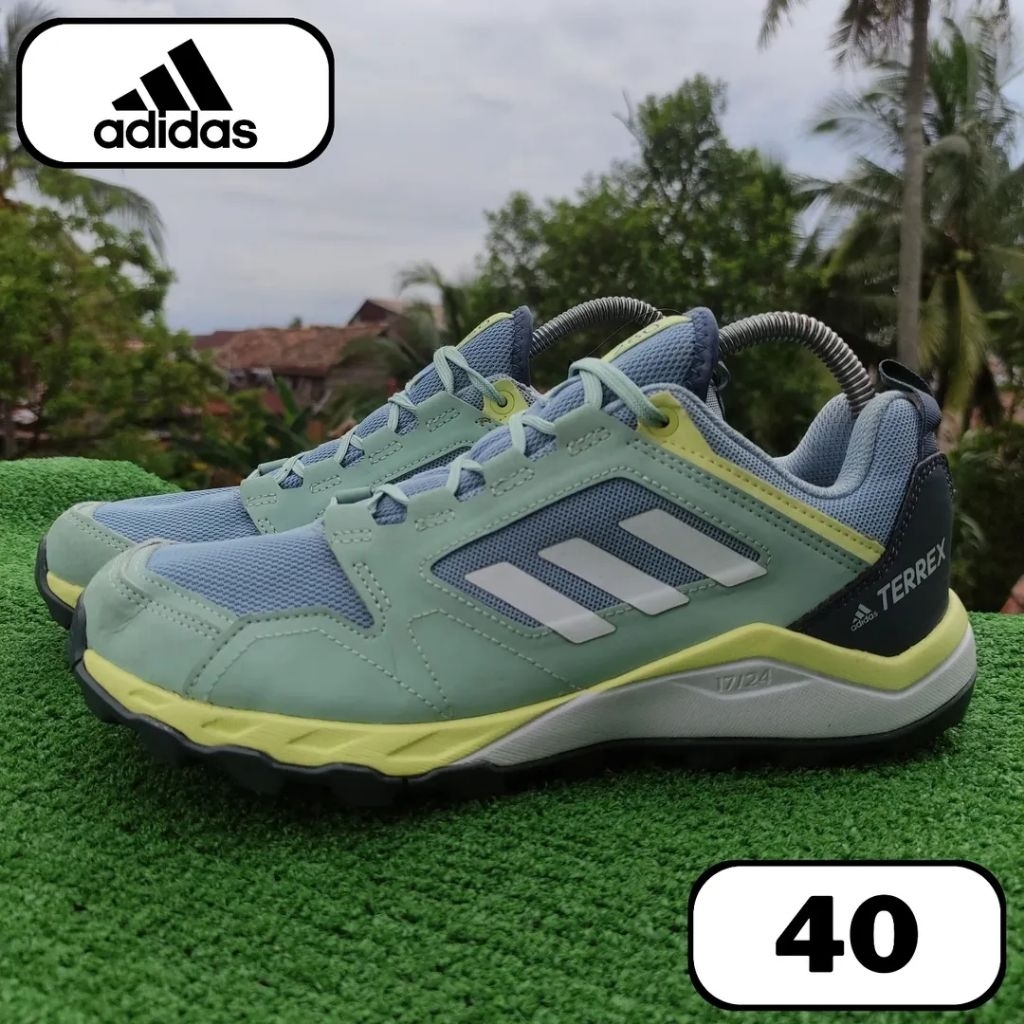 sepatu outdoor Adidas Terrex Agravic TR 40