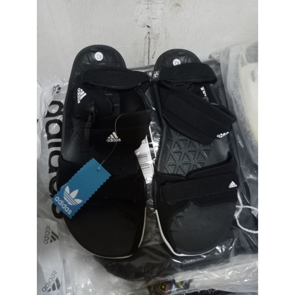 Sandal Gunung Pria Adidas