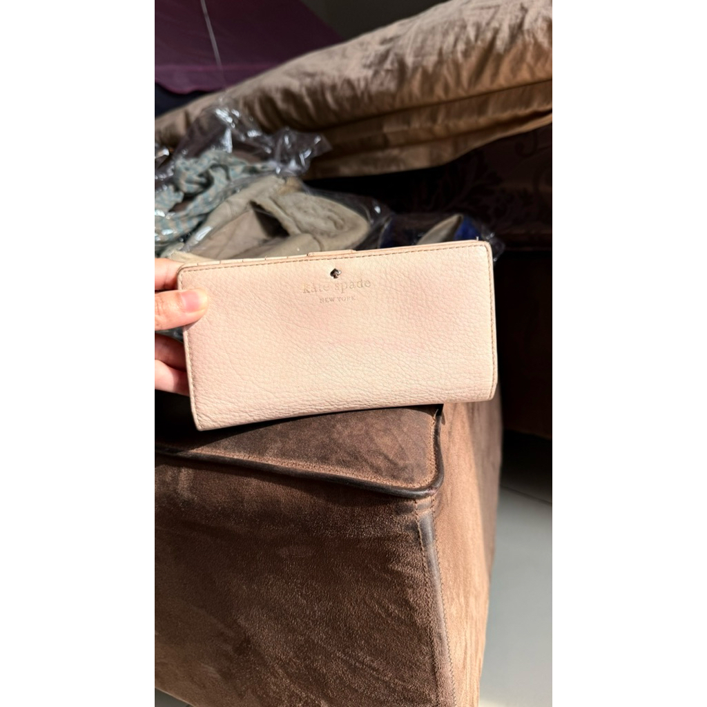 dompet panjang wanita Kate Spade warna Light Pink