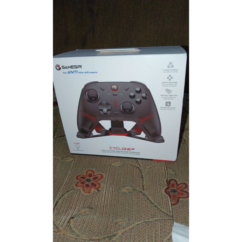 GAMESIR CYCLONE 2 & DOCK CHARGING