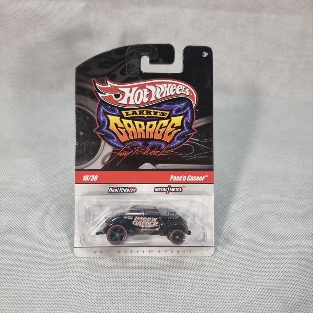 Hotwheels Pass'n Gasser Larry's Garage
